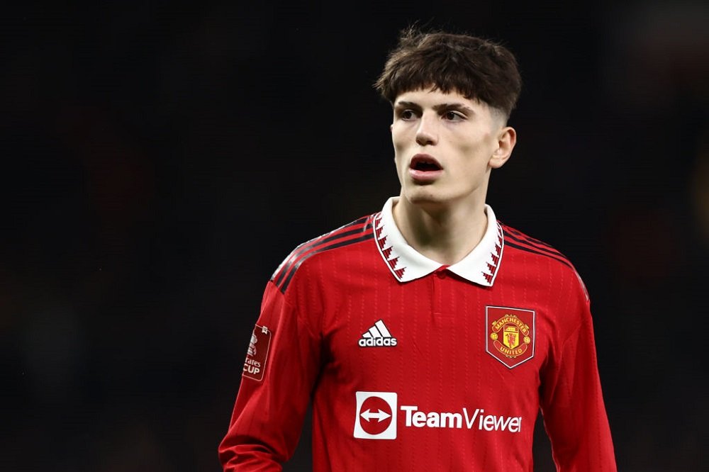 ‘Those Two Want Him Already? Wow’ ‘They Can Have Him For 250M’ Fans React As Clubs Target United Ace Who Scholes Thinks Is A “Real Threat”