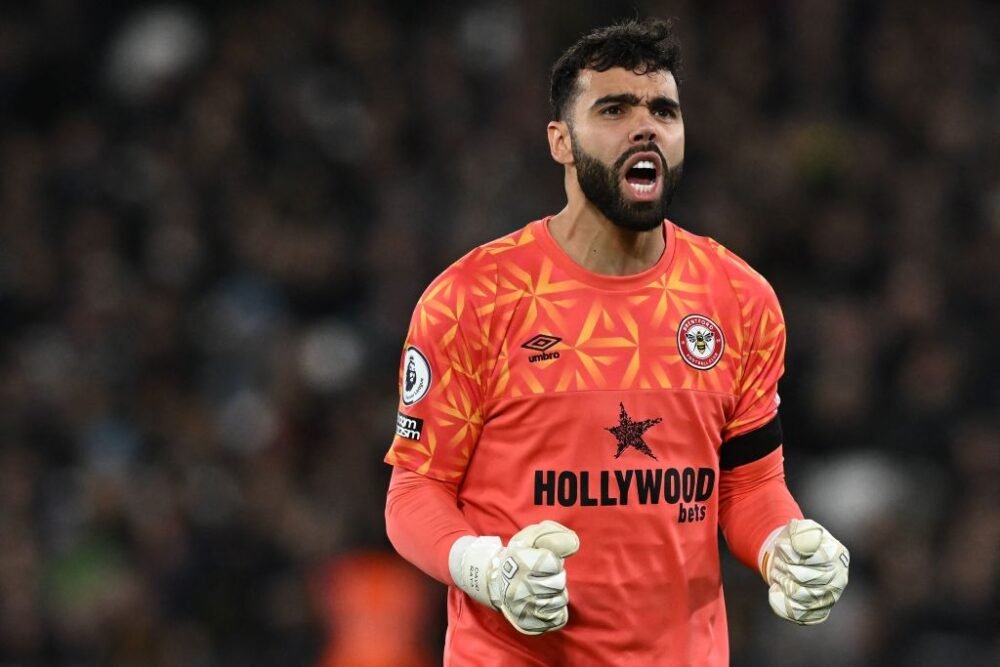 ‘I Don’t Want Kepa 2.0’ ‘Diogo Costa Is Better, Wrong Choice’ Fans Discuss United’s Interest In 20M Rated Spanish Star