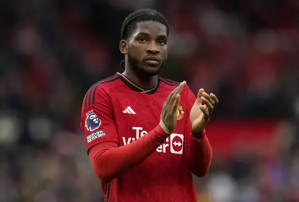 ‘Looked Like The £80M Centre Back’ ‘He Really Stepped Up’ Fans Laud United Player Who Impressed V Liverpool