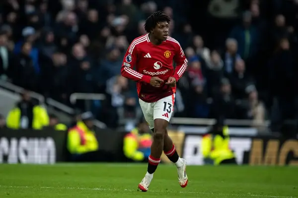 Manchester United vs Everton Team News, Betting Odds And Where To Watch
