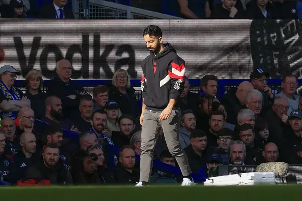 ‘Sell Em Both Man’ ‘Such A Waste Of Money’ Fans React As Amorim Provides Injury Update On 2 United Stars