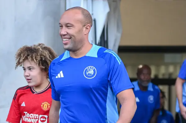 “I’d Pay £60M For Him” – Mikael Silvestre Calls On Man Utd To Trigger PL Striker’s Release Clause