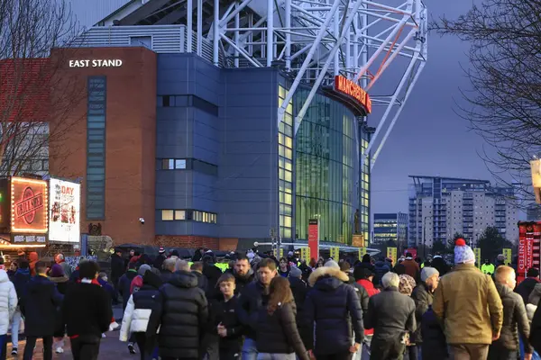 Journalist Reveals Striker Will “Travel To Manchester Today” To Sign His Contract With Man United