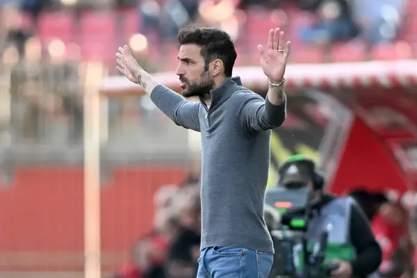 “Not A Given” – Cesc Fabregas Warns United That They Will Have To Pay More Than £35M For Senegalese Speedster