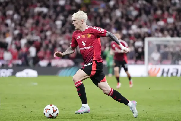 Chelsea Are Plotting Another “Sancho Type” Raid On Man United For £70M Rated Forward