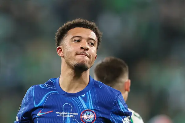 OPINION: Man United Could Offer Jadon Sancho Swap Deal And Hijack €50m Chelsea Bid