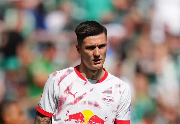 ‘Yes. We Need Him’ ‘No Excuses, Just Bid’ Fans React As Man United Striker Target’s Price Drops To £61M
