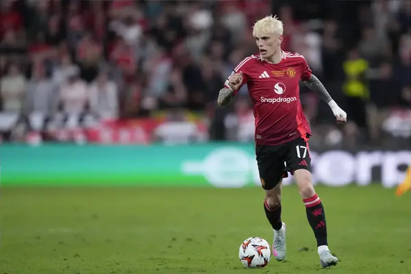 EXCLUSIVE: Ferguson’s Former Assistant Backs £40M Sale Of Man United Star To Chelsea