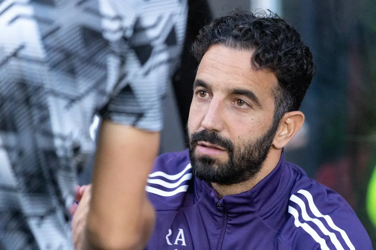 Altay Bayindir And Casemiro To Start; Kobbie Mainoo Dropped: Man United Predicted Lineup Vs Burnley