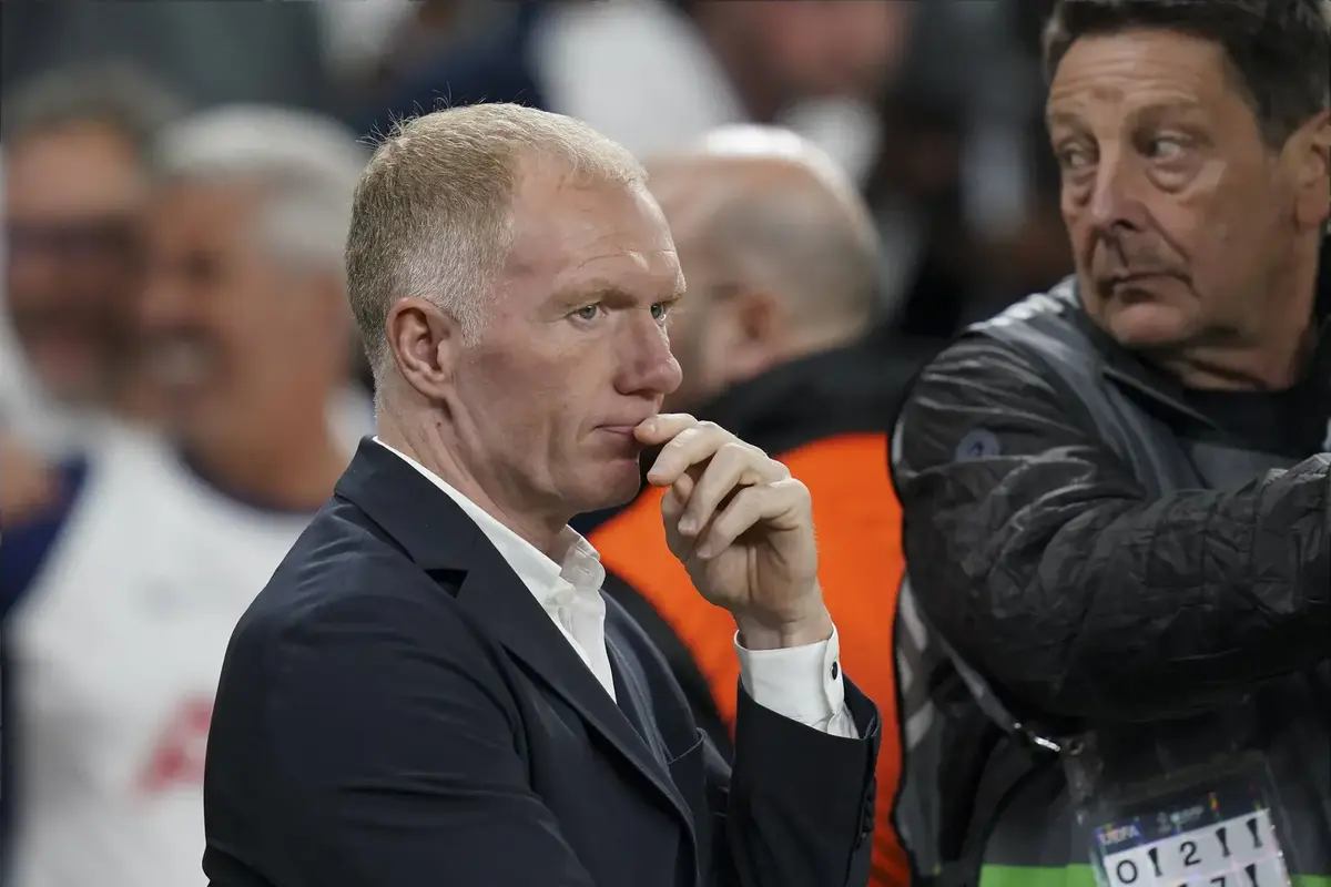 “Was That Really Necessary? – Scholes Questions Man United For Spending £133.5M On 2 Players