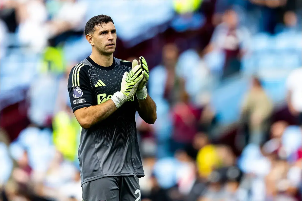 Man United Hammered For Failing To Secure “Obvious” Transfer That Would Have Fixed One Of Amorim’s Biggest Problems