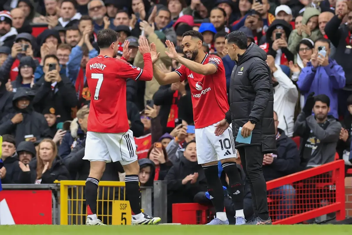 Alan Smith Names The 2 Man Utd Players Who Have “Got To” Step Up In Bruno Fernandes’s Absence