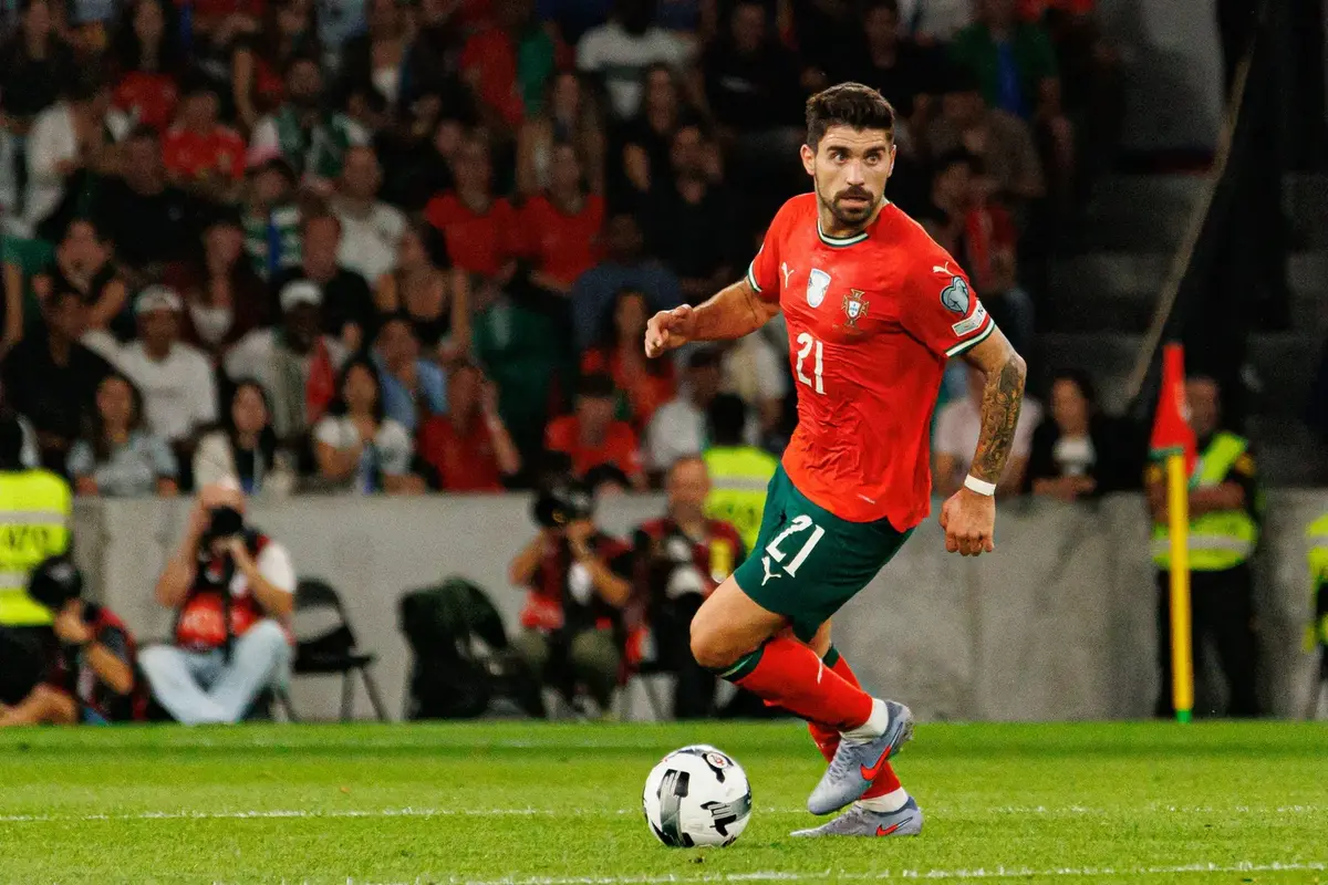 ‘No Brainer’ ‘Still One Of The Best Midfielders In The World’ Fans Back Man Utd To Secure ‘Bargain’ £20M Deal