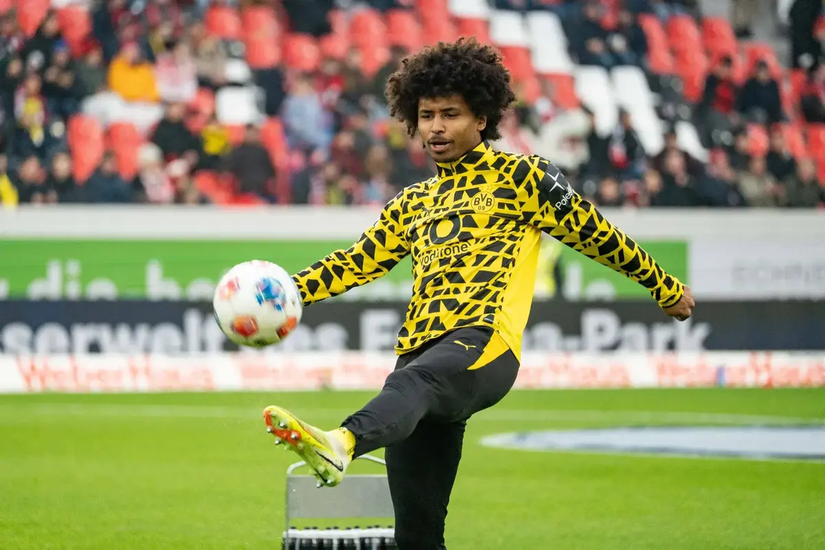 Man Utd On Alert As Forward Who Is ‘Faster Than Usain Bolt’ Pushes For Transfer