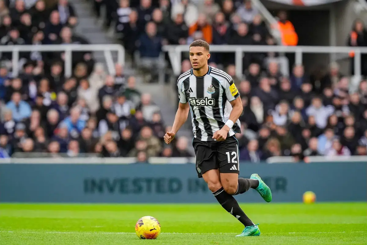 Man Utd “Have An Eye” On Signing Centre-Back Who Newcastle Only Bought For £30M Last Summer