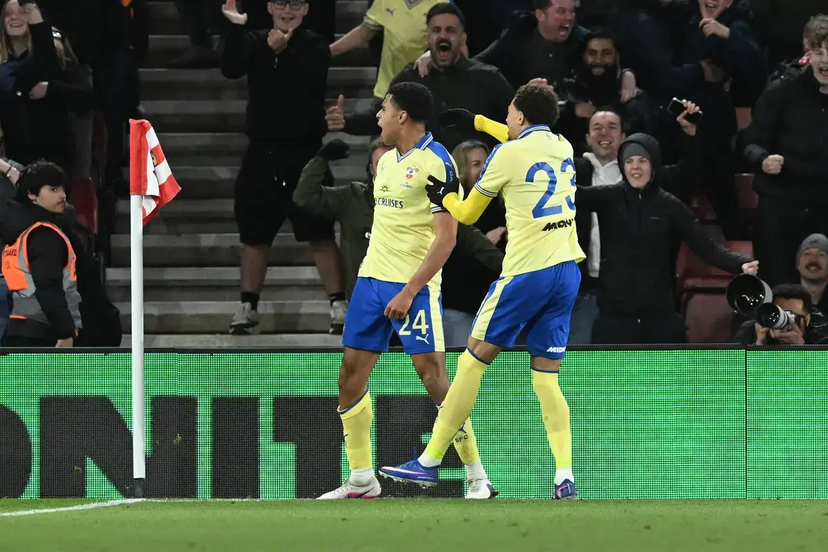 Man Utd Contemplate £20M Swoop For Midfielder Who Put Arsenal To The Sword