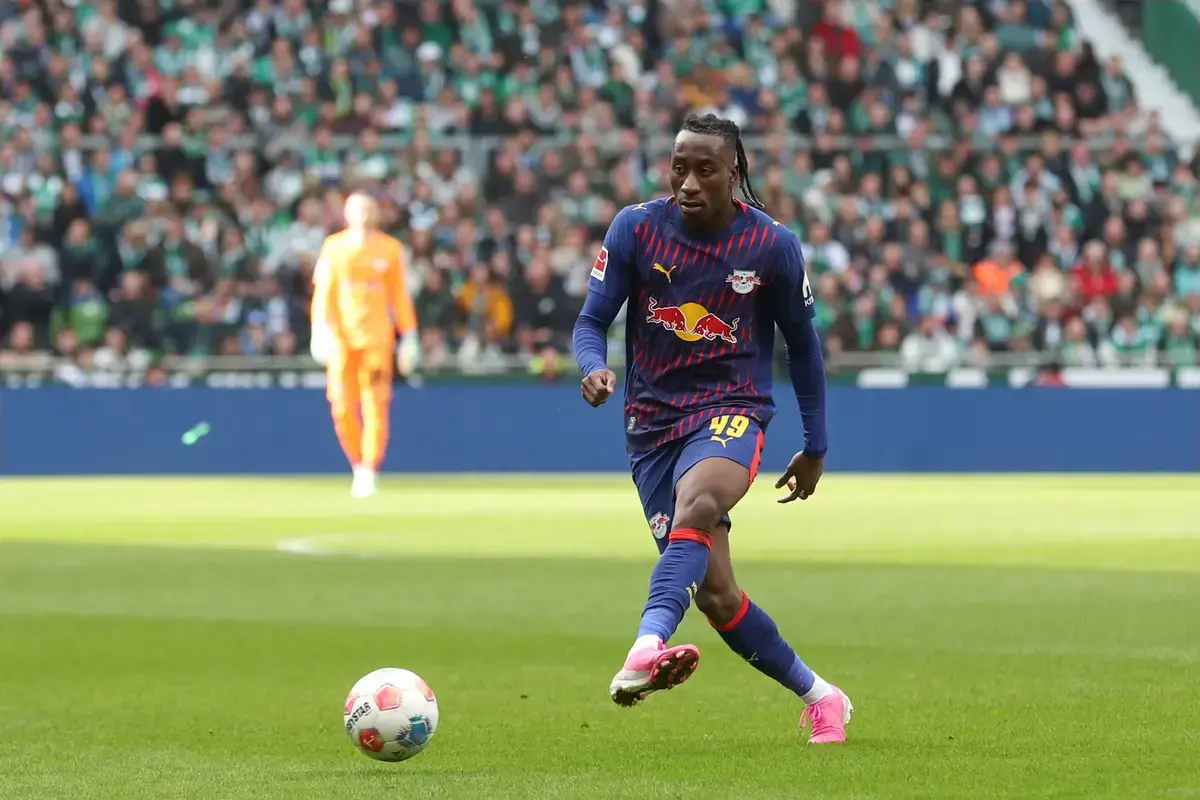 Man United and Liverpool ‘Step Up’ Interest in Yan Diomande Alternative as Arsenal Circle