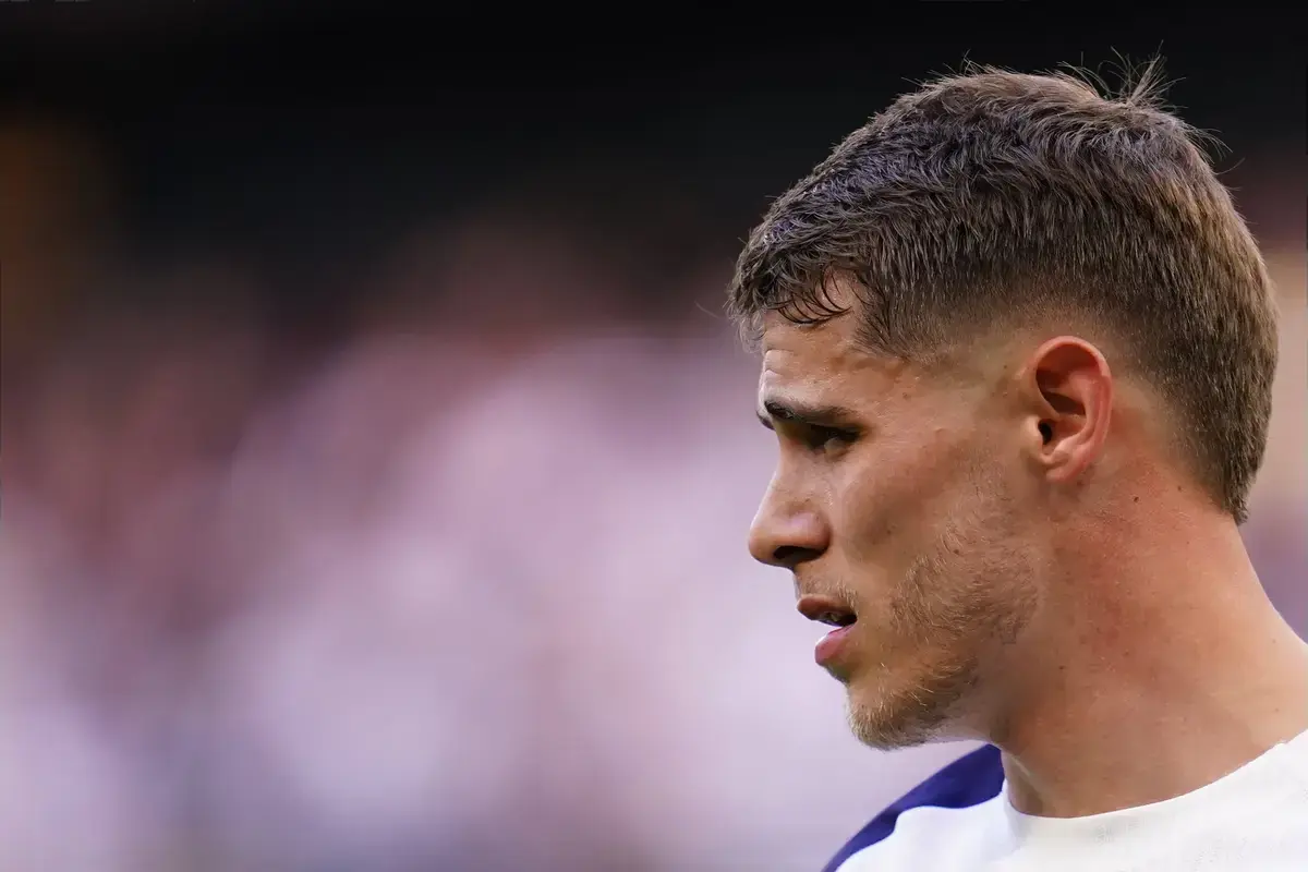 ‘I’d Take The Punt On Him!’ ‘He’s Terrible’ Fans React As Man Utd Eye Summer Swoop For 25 y/o Defender