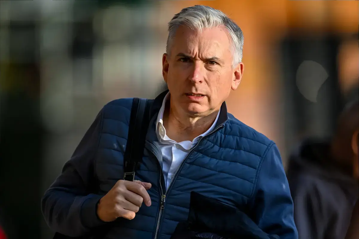 EXCLUSIVE – Alan Smith Says Michael Owen Is Wrong To Say Man Utd Are Title Contenders For One Key Reason