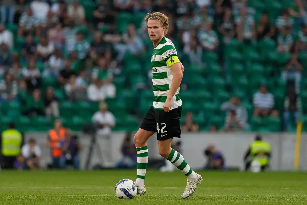REPORT: Man Utd And Arsenal Set To ‘Duel’ Over Signing Of £35M Rated Club Captain