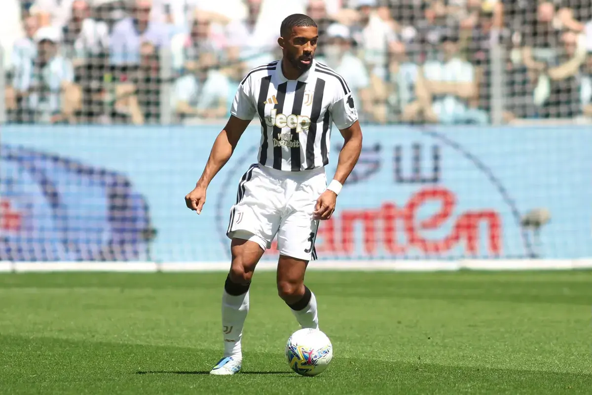 Serie A Star (With £50M Buyout Fee) Will ‘Listen To Offers’ From PL Clubs As Man Utd And Liverpool Both Circle