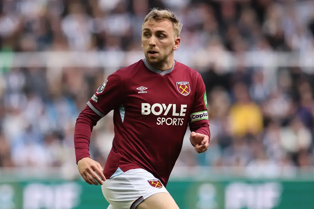 ‘It’s Too Late’ ‘Worn Out Player’ ‘Overrated’ Fans React As Man Utd Are Linked With 21 G/A Forward
