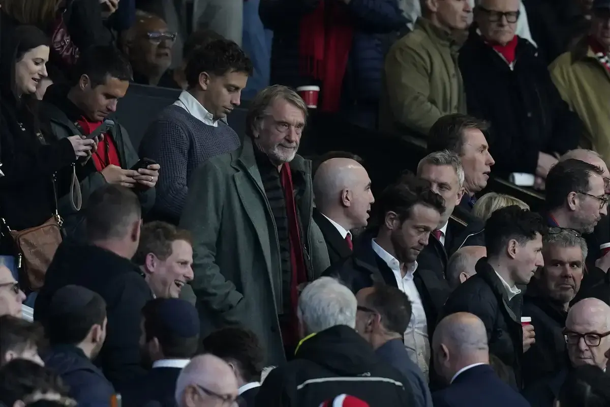 Expert Reveals How The “Glazers Can Drag Ratcliffe Into A Full Sale” Of Man Utd Within “A Few Months”