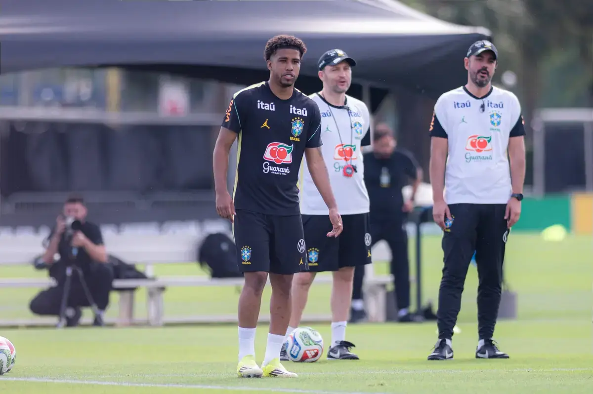 Reliable Journalist Confirms Man Utd Have Held Talks With The Agent Of £50M Rated South American Star