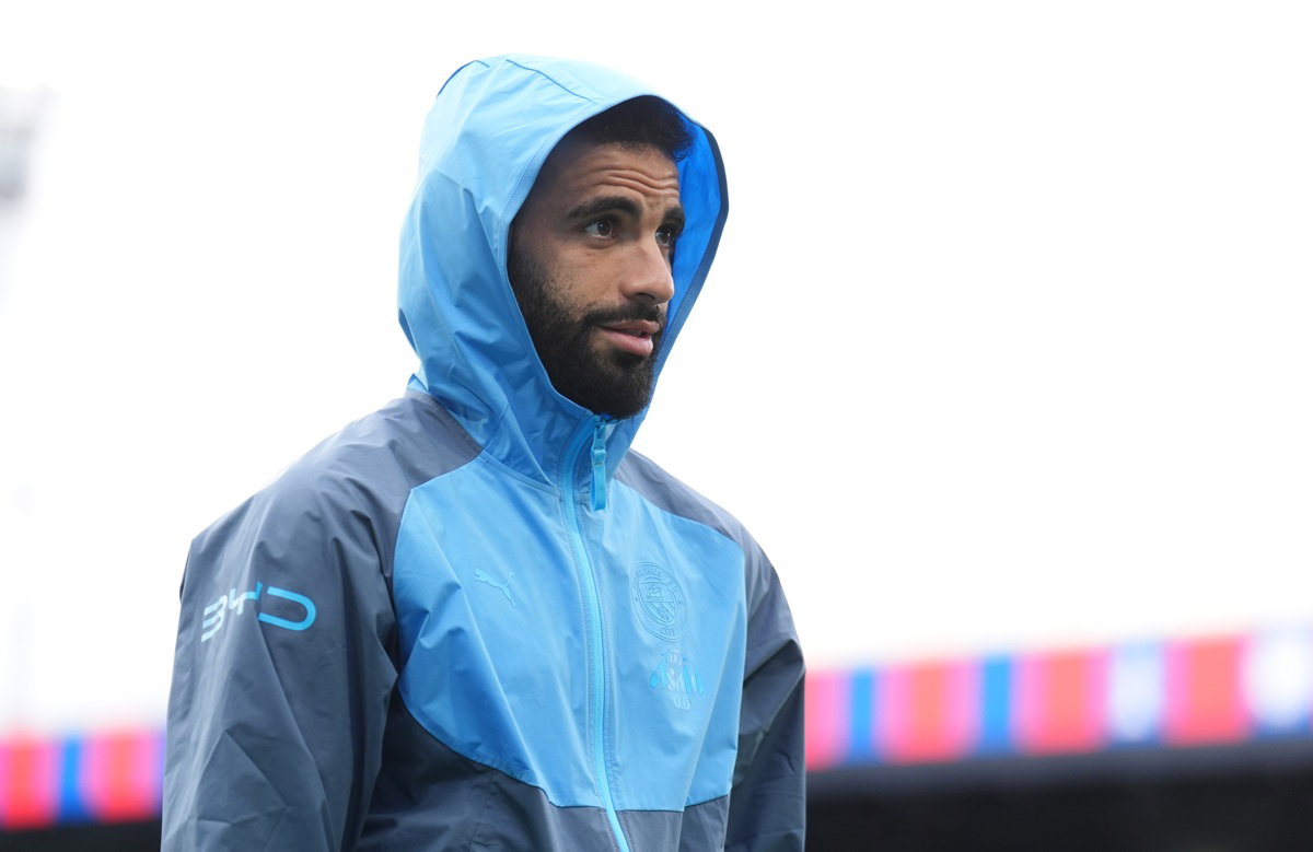 Reliable Journalist Confirms Man Utd Were “Offered” Man City Defender But One Thing Scuppered Move